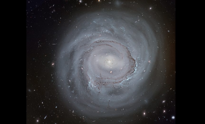 galaxia espiral NGC 4921